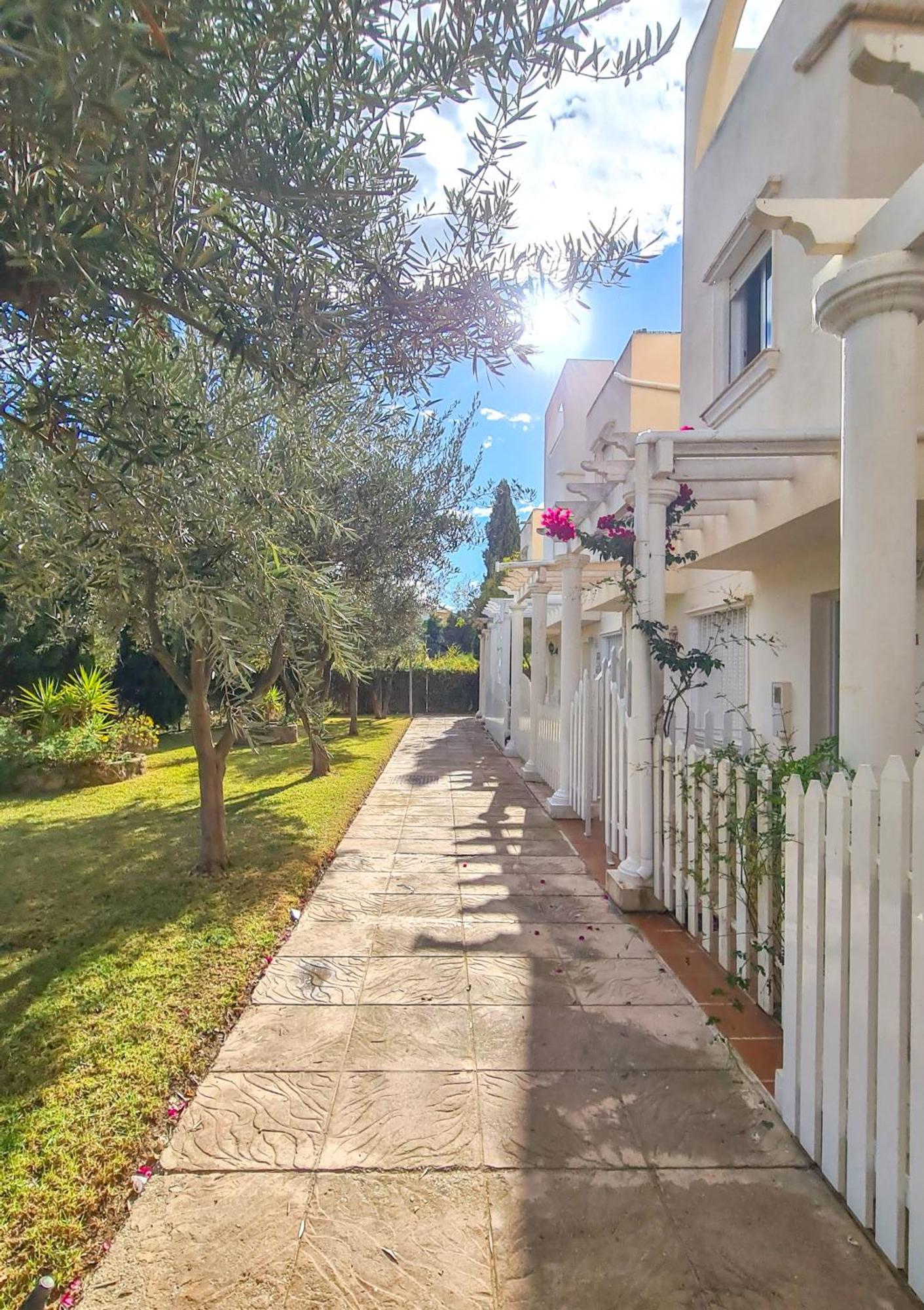 Garden Vistas. Hermoso Duplex Con Patio, Solarium Y Piscina. Вера Экстерьер фото